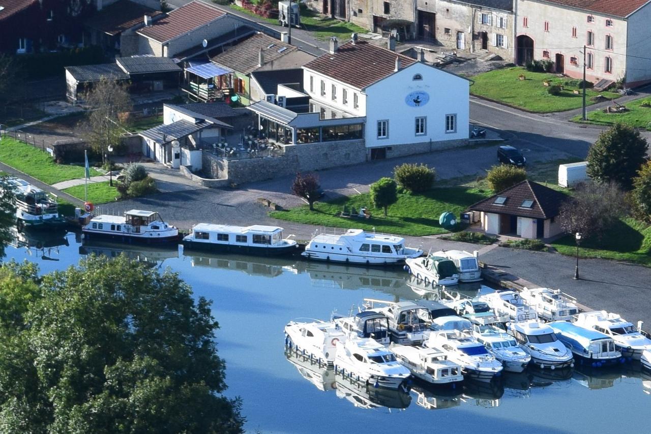 Вилла Domaine Du Port Sainte Marie Maizieres-les-Vic Экстерьер фото